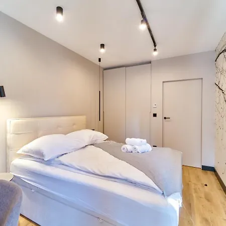 Laguna Ogrody Pieniawskie 18 Sapphire Vip Z Tarasem